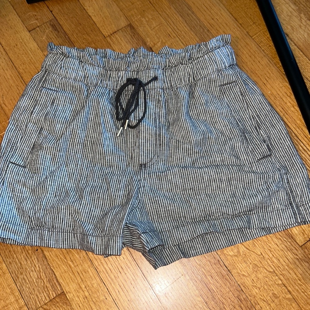 Loft linen shorts striped